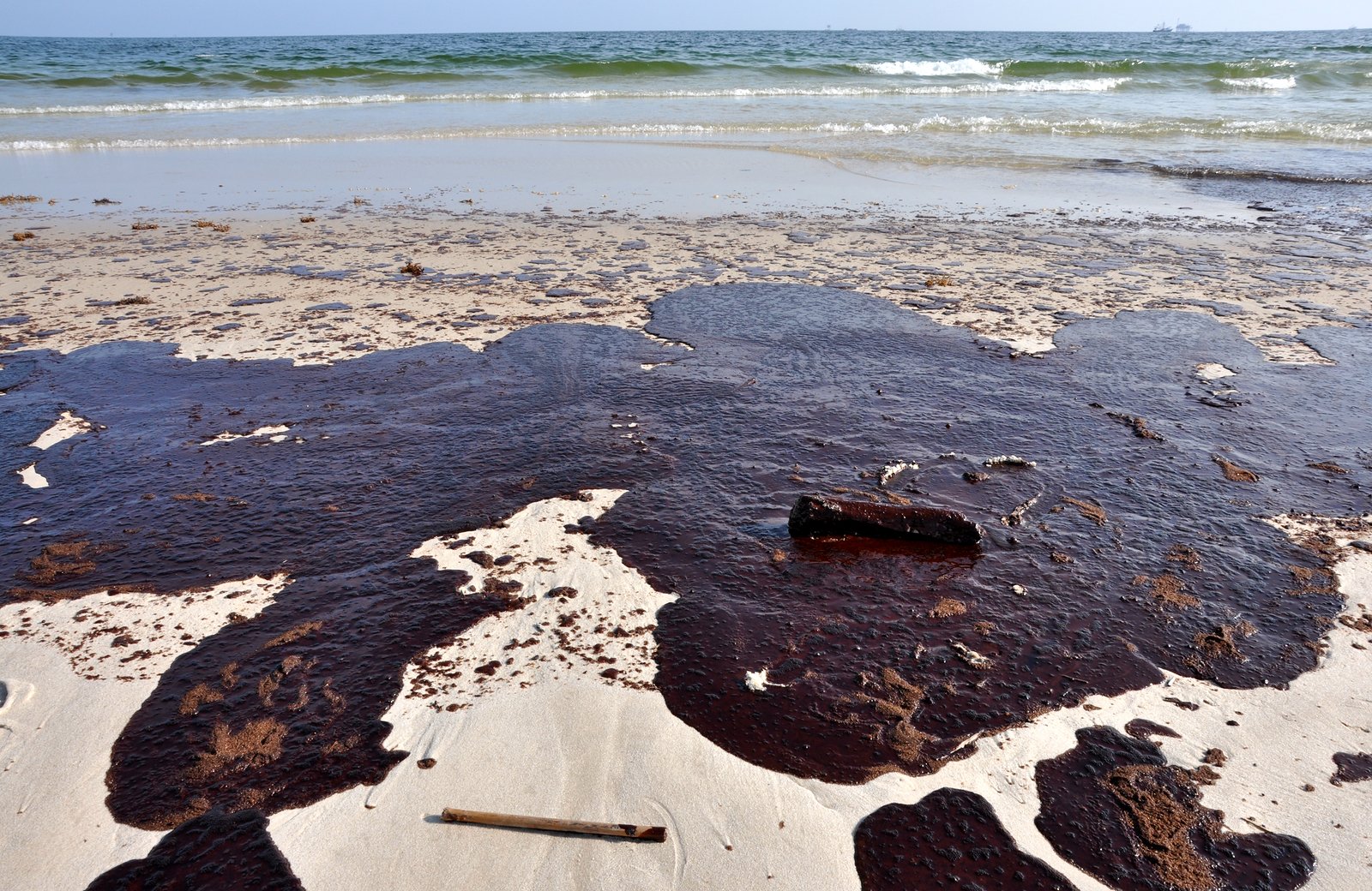 oil spill on beach
